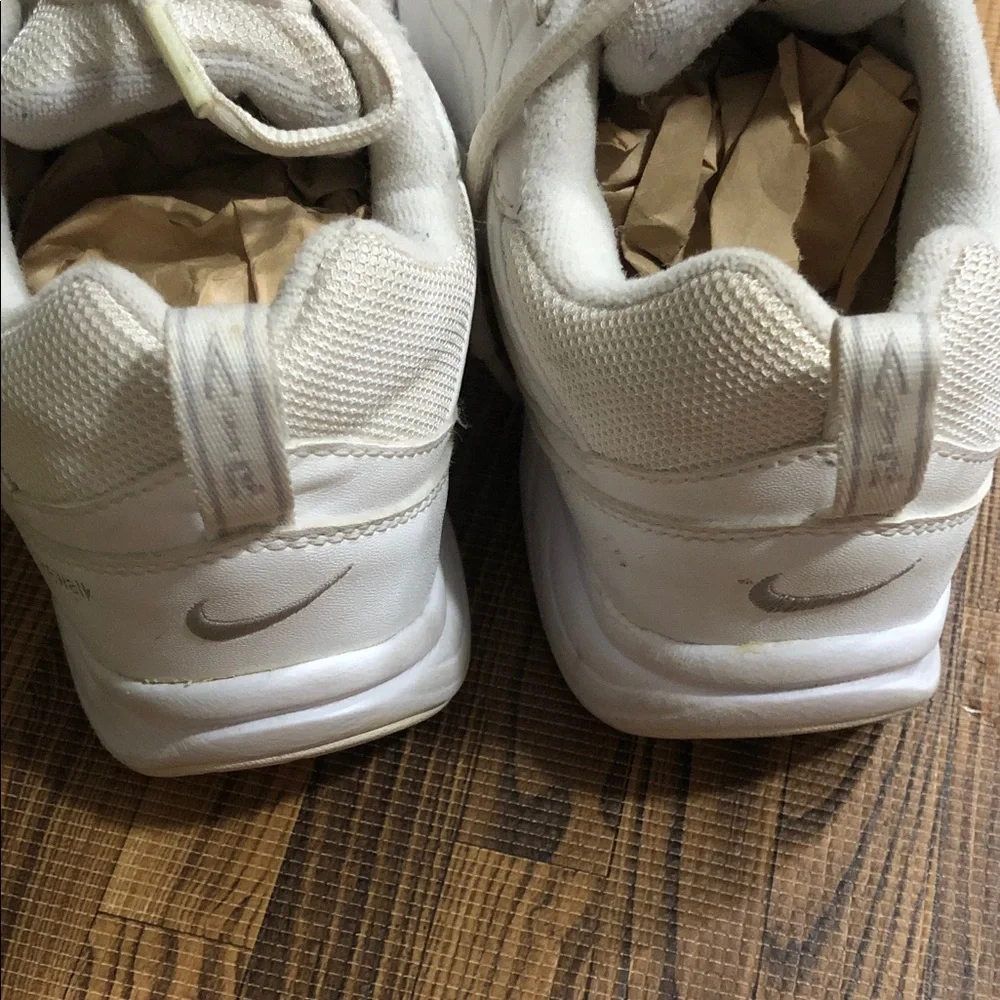 Nike White Lace-Up  Shoes Size 6